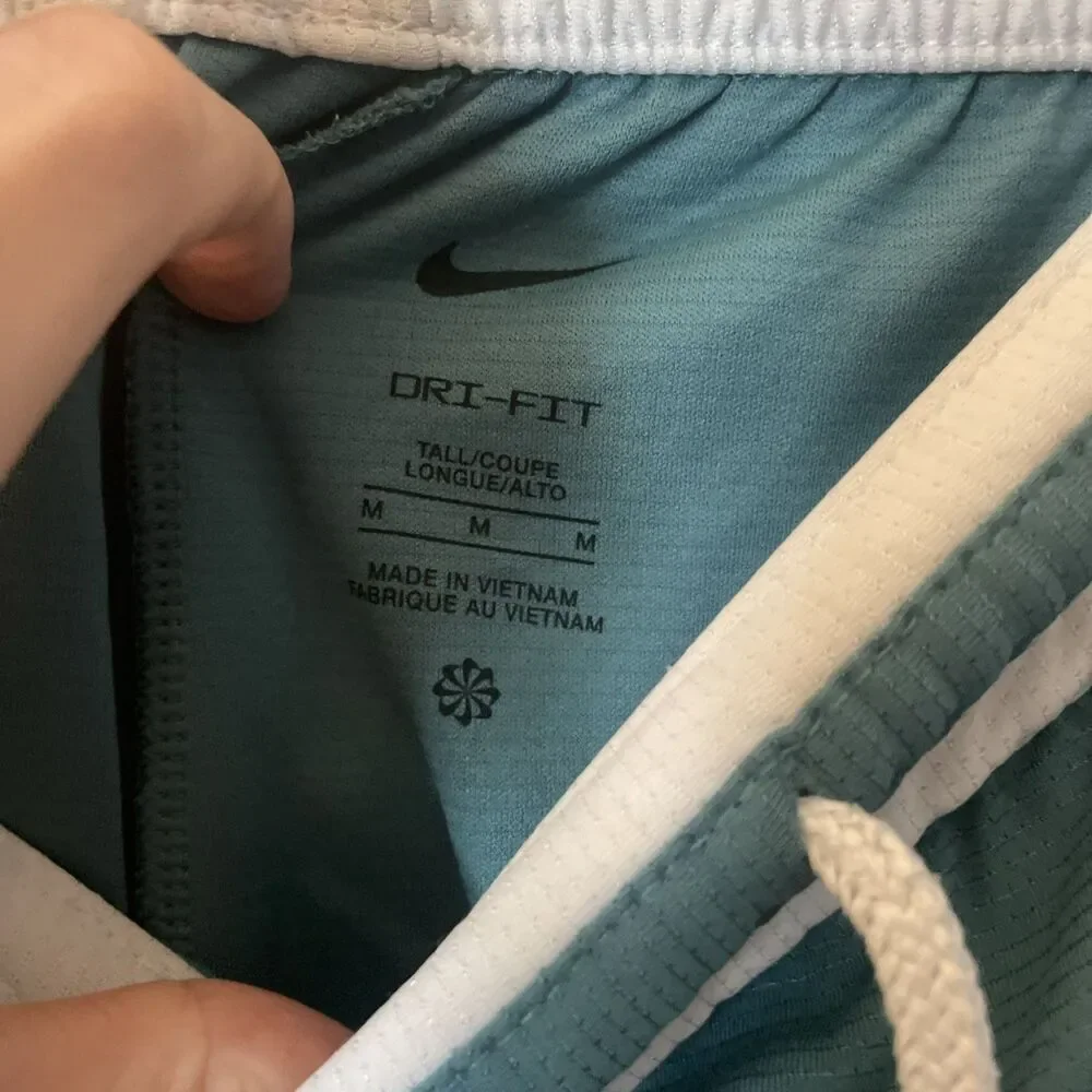 Nike Dri-FIT DNA 10